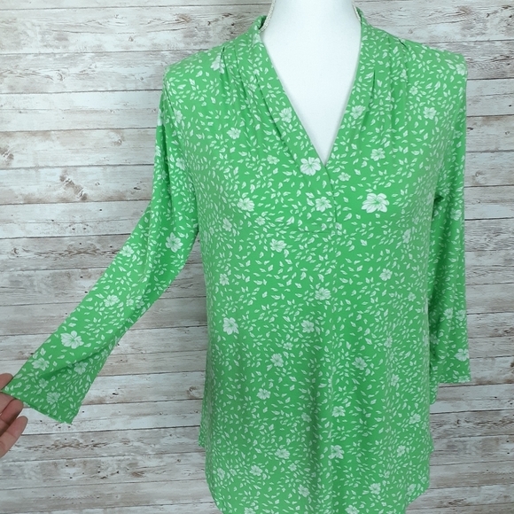 Charter Club Blouse S Green Floral VNeck 365 - Picture 3 of 7